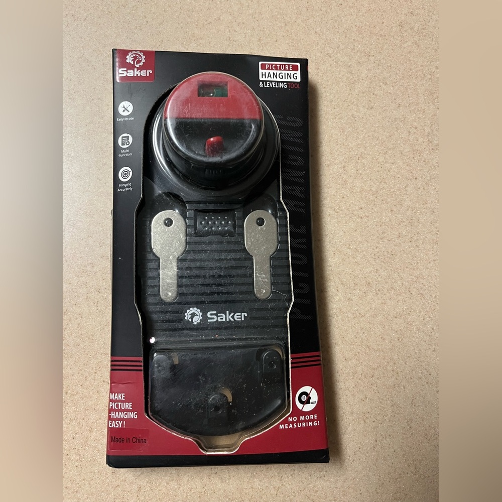 New in Package - Saker Picture Hanging & Leveling Tool Kit